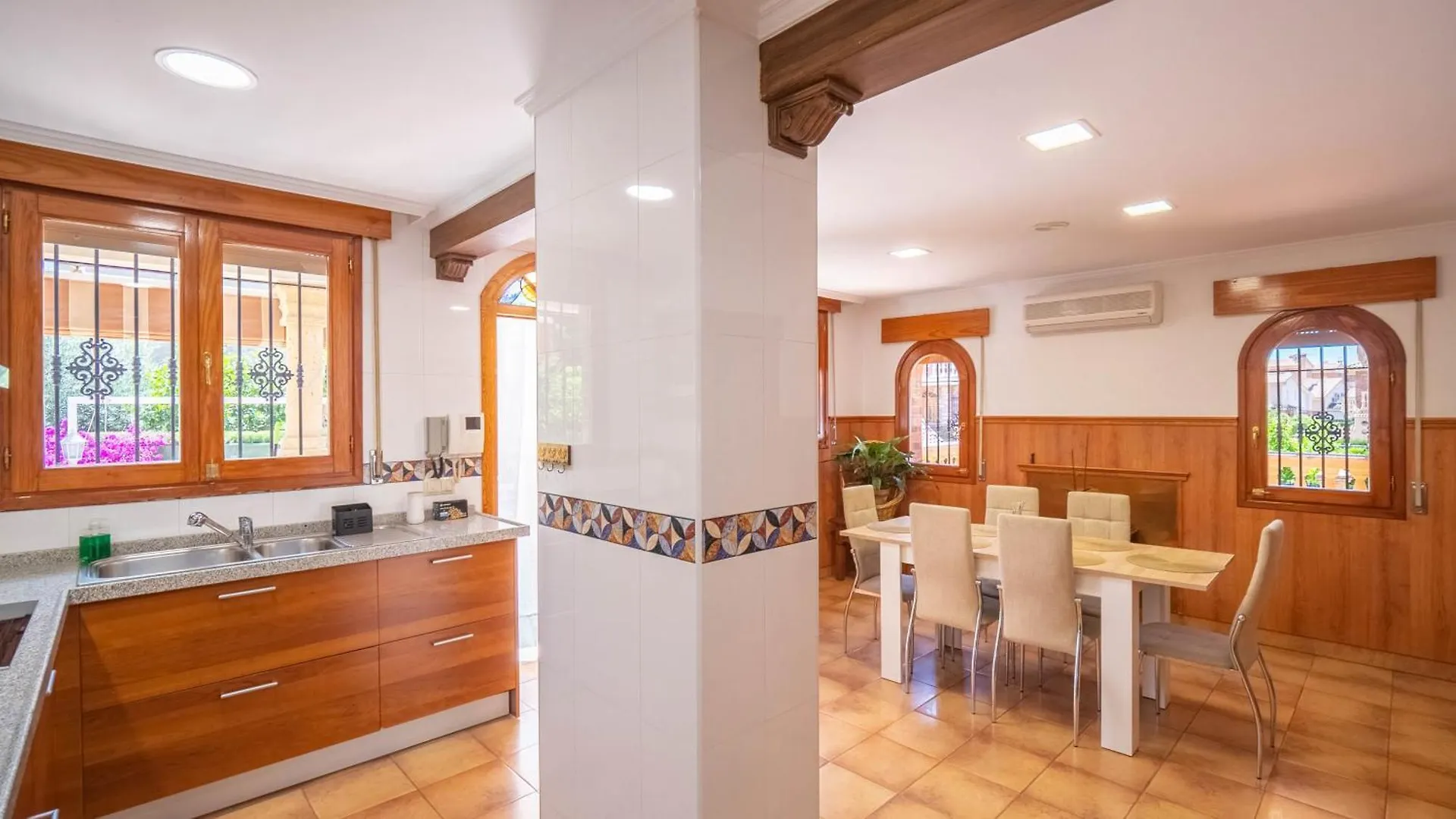 Homestay Villa Luis R Cajar