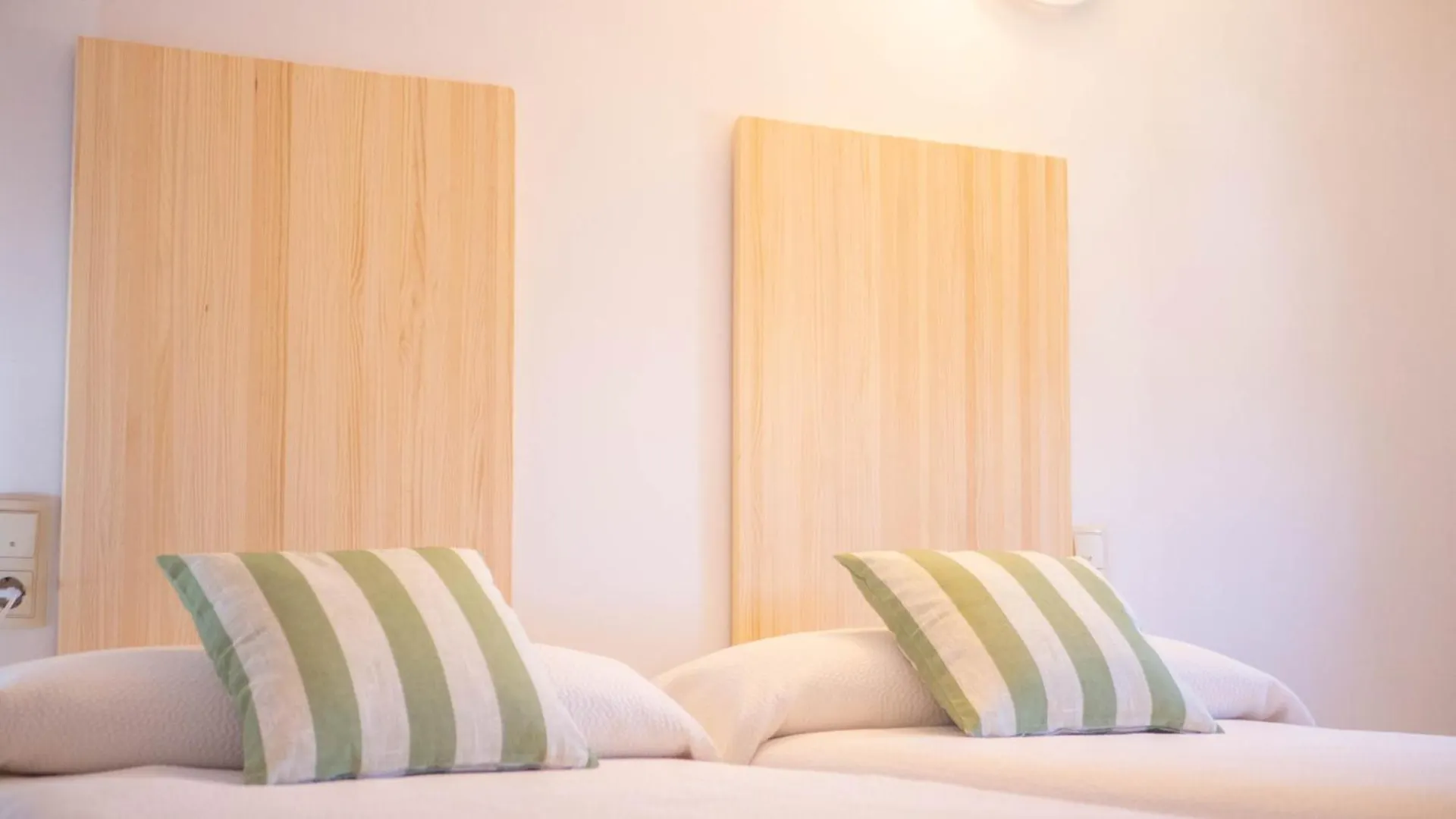 Homestay Villa Luis R Cajar Spain