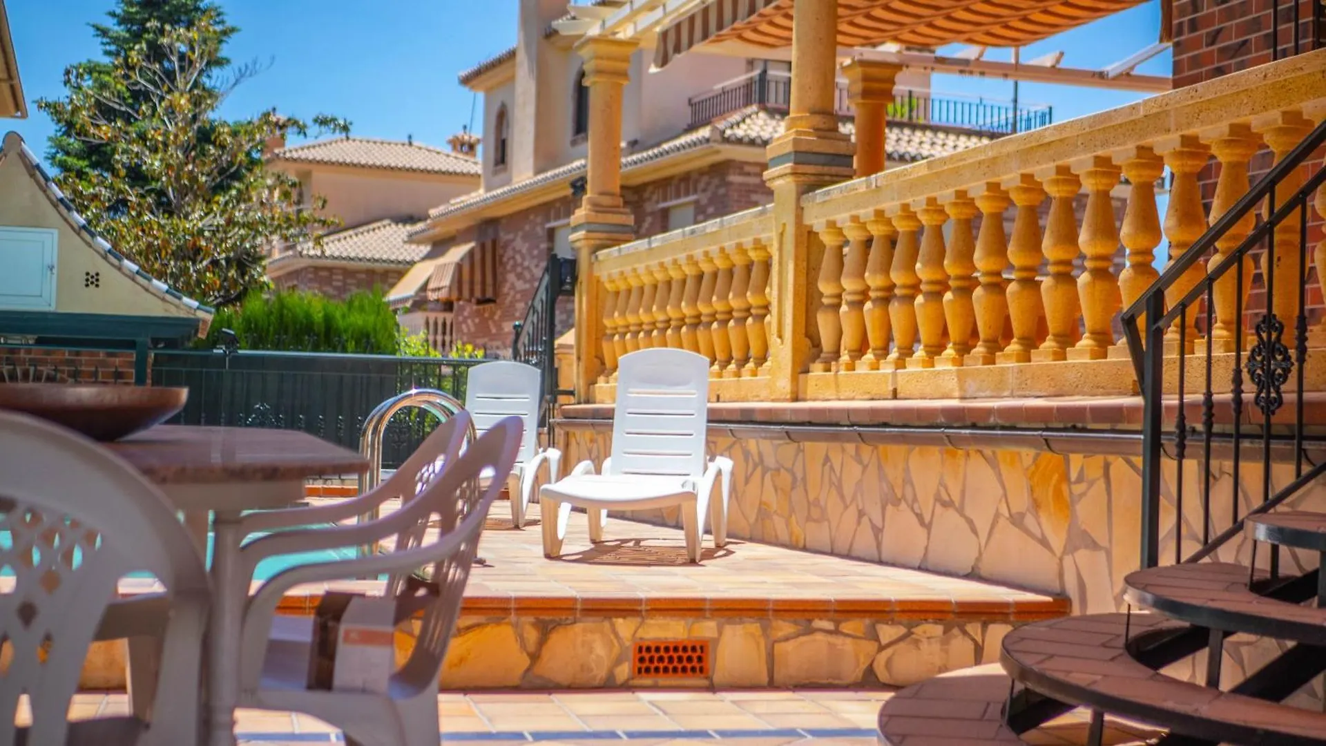 Homestay Villa Luis R Cajar Spain