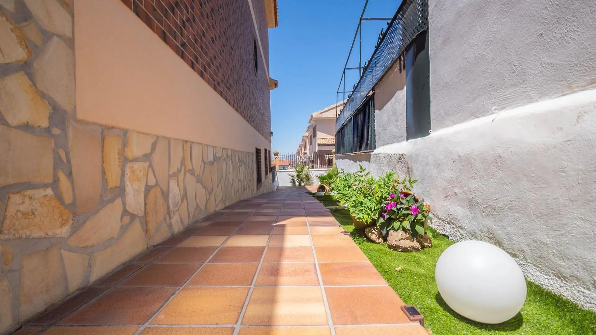 Homestay Villa Luis R Cajar
