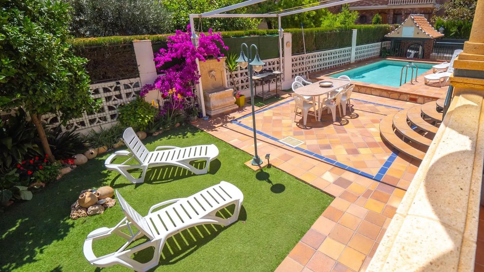 Homestay Villa Luis R Cajar Spain